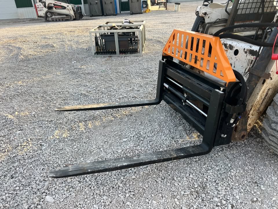 New 48'' Hydraulic Side Shifting Skid Steer Forks